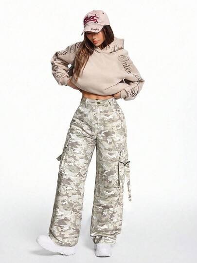 Camo-Cargojeans bei SHEIN