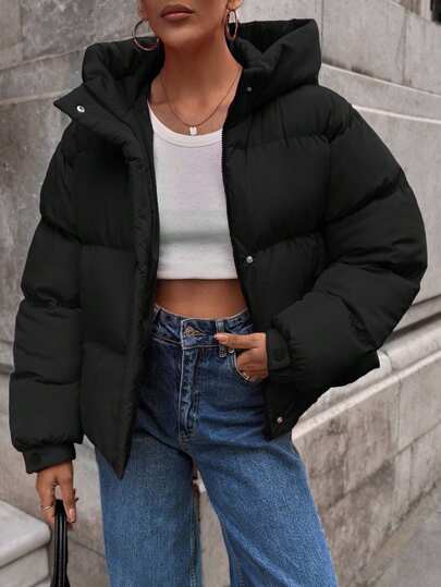 Schwarze Kapuzen-Steppjacke bei SHEIN